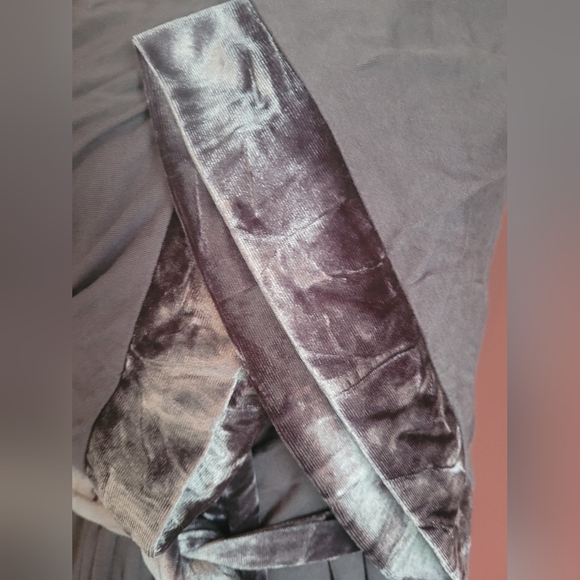 NWOT Soft, Comfortable Robe, Never Worn - Picture 6 of 8